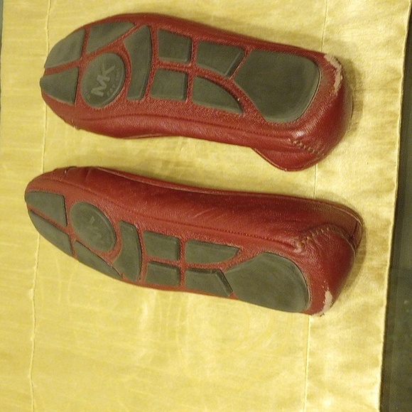 Michael kors red 8 and 1/2 women's loafers - Picture 4 of 4